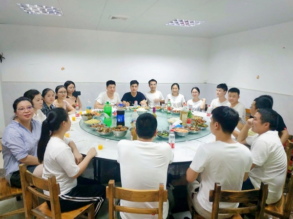 凝心聚力户外行，冠华伟业再出发